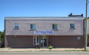 1221 King St E, Cambridge (Preston), lots of free parking to left of building